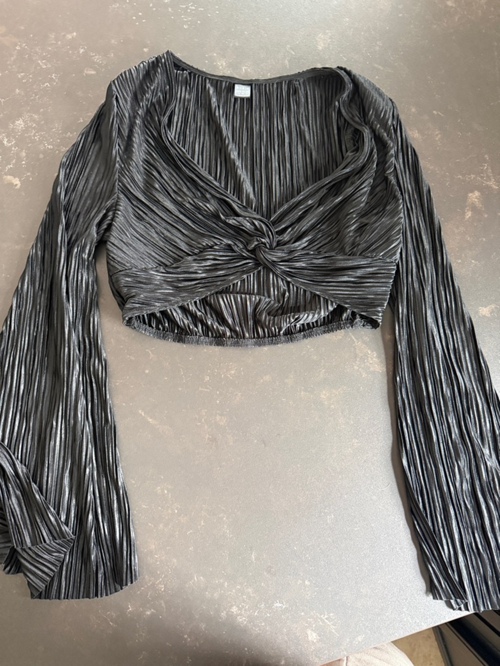 SHEIN Black Metallic Pleated Twist-Front Long Sleeve Crop Top